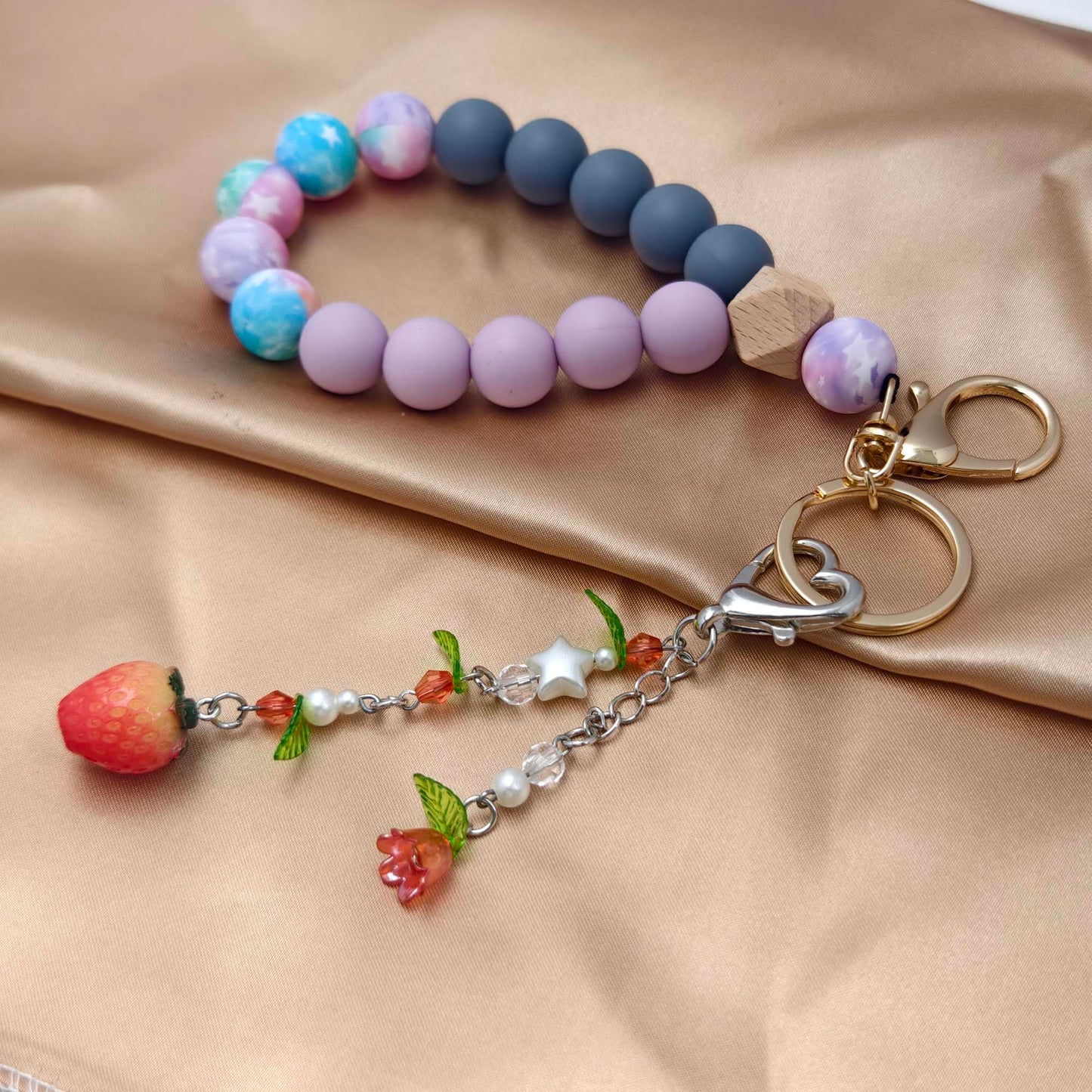 AGEN KGEN Aesthetic Y2K keychains Cute Butterfly Star Strawberry Bear Guitar Keychains Charms for Women Bag Purse Gifts (1x Green Leaf Strawberry)