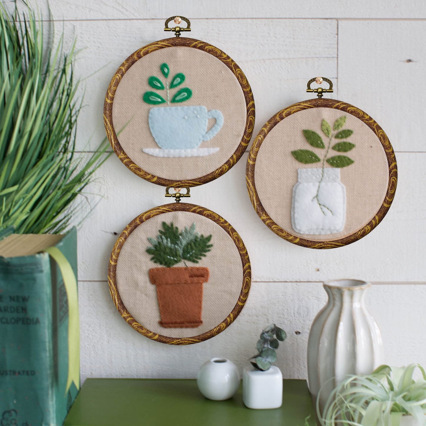 5Inch Round Embroidery Hoops - 5PCS 12CM Decorative Cross Stitch Display Frames, Embroidery Hoops Circle Imitation Wood Craft Sewing Tools