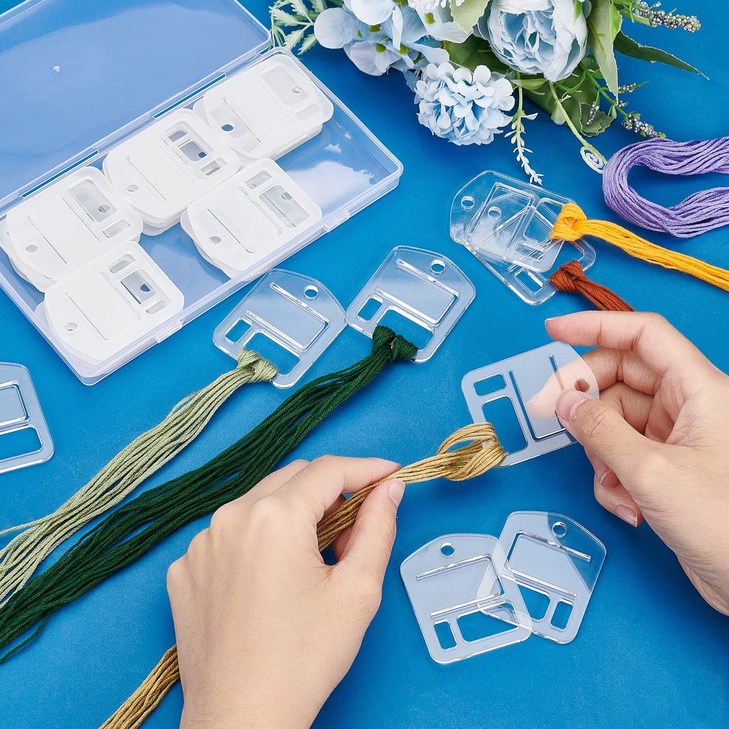30pcs Acrylic Embroidery Floss Drop, Clear Embroidery Thread Organizers Slim Floss Bobbins Cross Stitch Thread Bobbins for DIY Craft Sewing Thread Storage 1.57x2inch