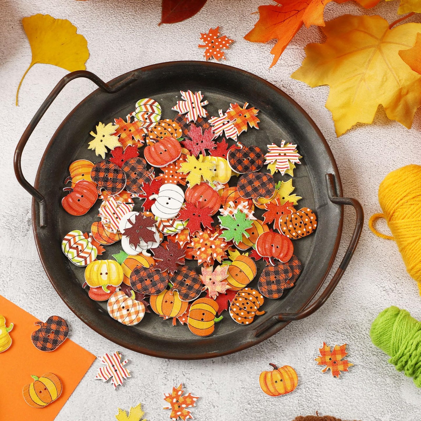 JUNEBRUSHS Fall Wooden Buttons, 260pcs Autumn Leaves Pumpkin Shaped Thanksgiving Wooden Sewing Buttons for Fall Thanksgiving Party DIY Crafts Decoration Sewing Clothes Accessories