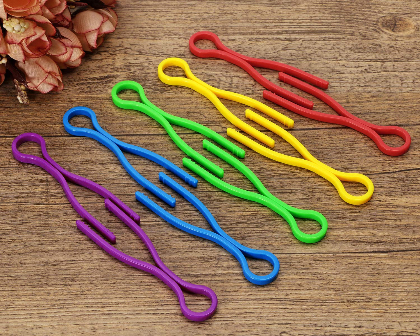 Tupalizy 5 Colors Plastic Bobbin Thread Holders Thread Buddies Bobbin Clips Clamps for Bobbins Embroidery Thread Spools Organizing Pairing Matching Quilting Sewing Machine Accessories, 30PCS