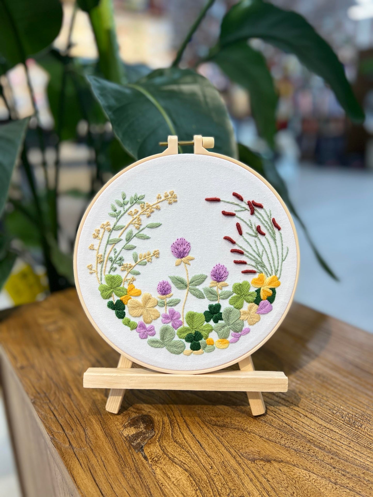 Maydear 4 Sets Embroidery kit,Embroidery Kit for Beginners Adults Punch Needle Kit Cross Stitch Kits with Embroidery Hoop and Instructions,Hand Embroidery Starter Kit (Flower)