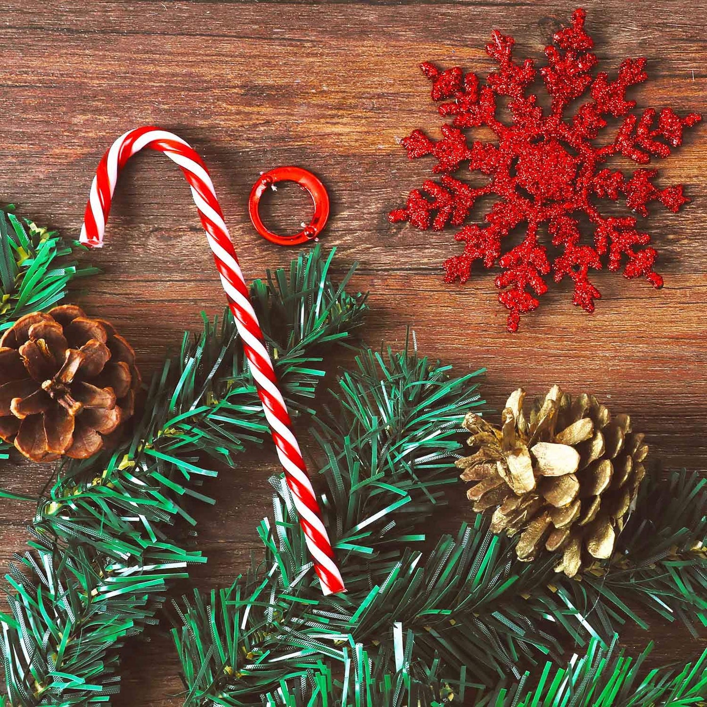 25 Pcs 1.6-2.4 Inches Christmas Pine Cones Decoration with String, Natural Rustic Pinecones Bulk Ornaments for Crafting for Home Accent Decor, Fall Thanksgiving Tree Decoration