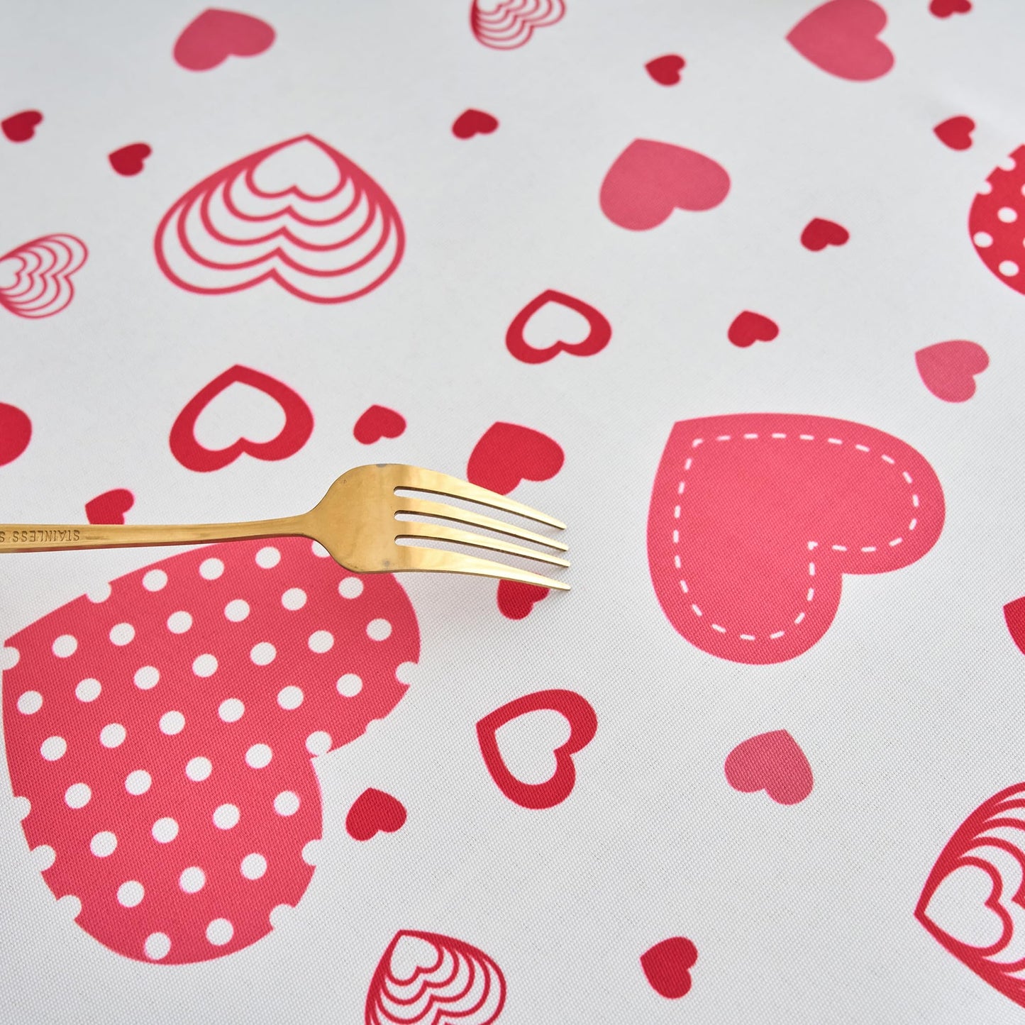 Valentine's Day Tablecloth 60 x 84 Inch Red Love Heart Rectangle Table Cloth - Oblong Polyester Fabric Table Cover for Valentine Wedding Anniversay Dinner Party Picnic Kitchen Decorations