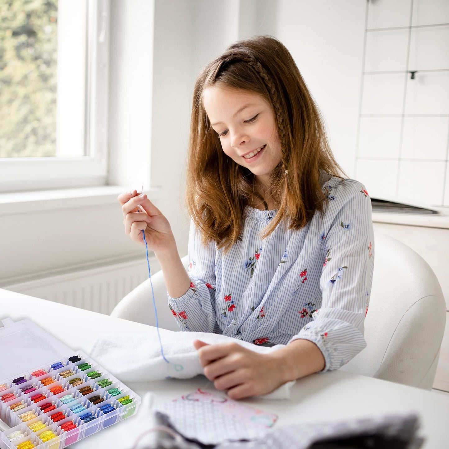 Peirich Embroidery Floss Cross Stitch Supplies, Friendship Bracelets String Kit Embroidery Floss Kit Cross Stitch Kits with Organizer Sewing Boxes Cross Stitch Tools - Gift for Christmas Birthday