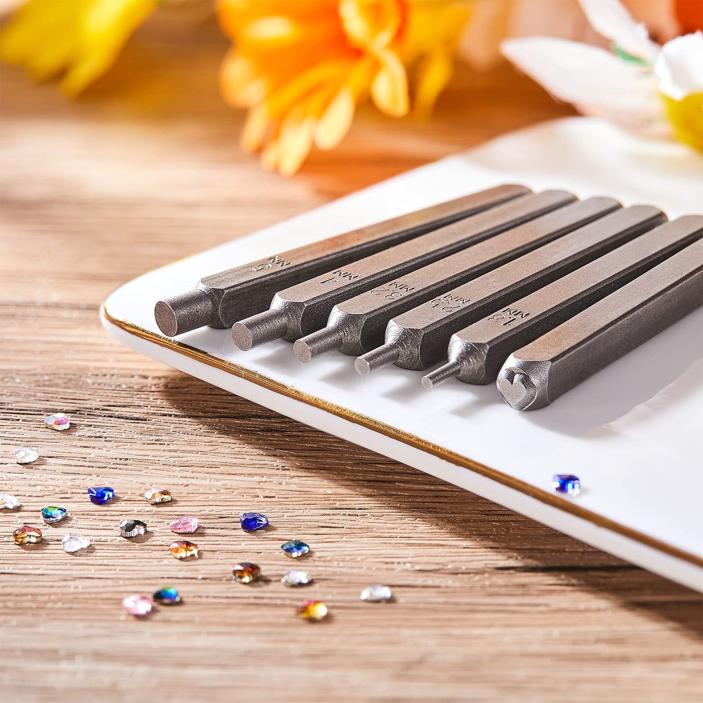DIY Metal Stamping Kit Crystals Setter Stamping Punches Kit 2600 Pieces Multi Colored Flatback Rhinestones Heart Metal Hand Stamp 5 Pieces Circle Jewelry Design Stamps Jewelry for DIY Crafts, 6 Size
