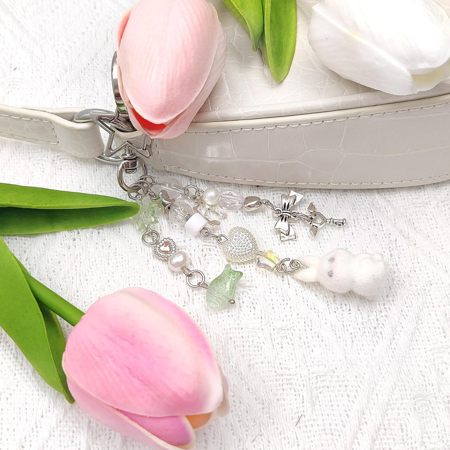 Nalefow Cute Pink Keychain,Fuzzy Cat Keychain Aesthetic Y2K KeychainStylish KeychainsAccessories (Gray & White Rabbit)