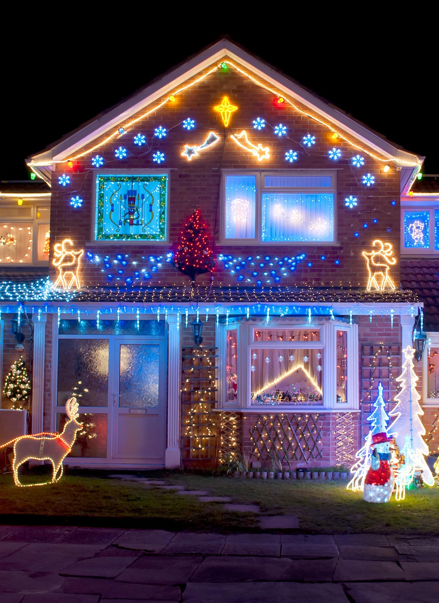 Brightown Solar String Lights Outdoor Waterproof, 18 Colors Changing 39FT Fairy Rope Light Solar Powered with Remote, 100 LEDs Multicolor Trampoline Light Rope Lighting for Outside Christmas Party