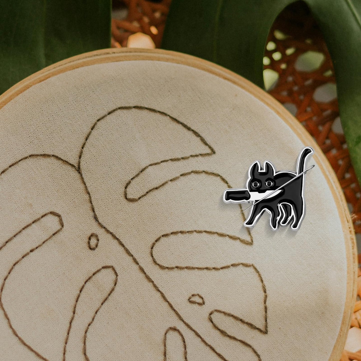 2pcs Funny Black Cat Needle Minder, Needle Minder Magnet, Magnetic Needle Nanny Needlework Accessories