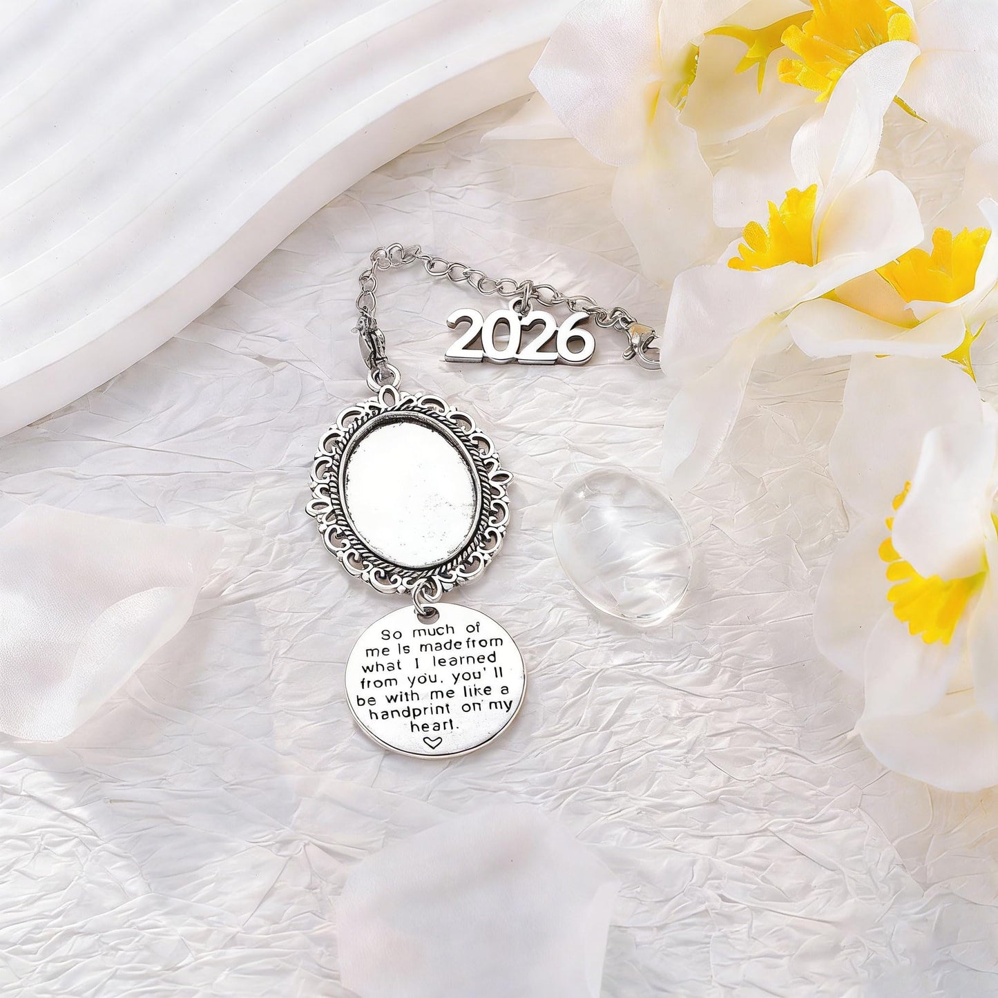 ARHTF 2026 Graduate Memorial Photo Charm Tassel Memorial Charm Class of 2026 Graduation 2026 DIY in Memory Mortarboard Decoration for Cap and Gown Ceremony Charms (silver)