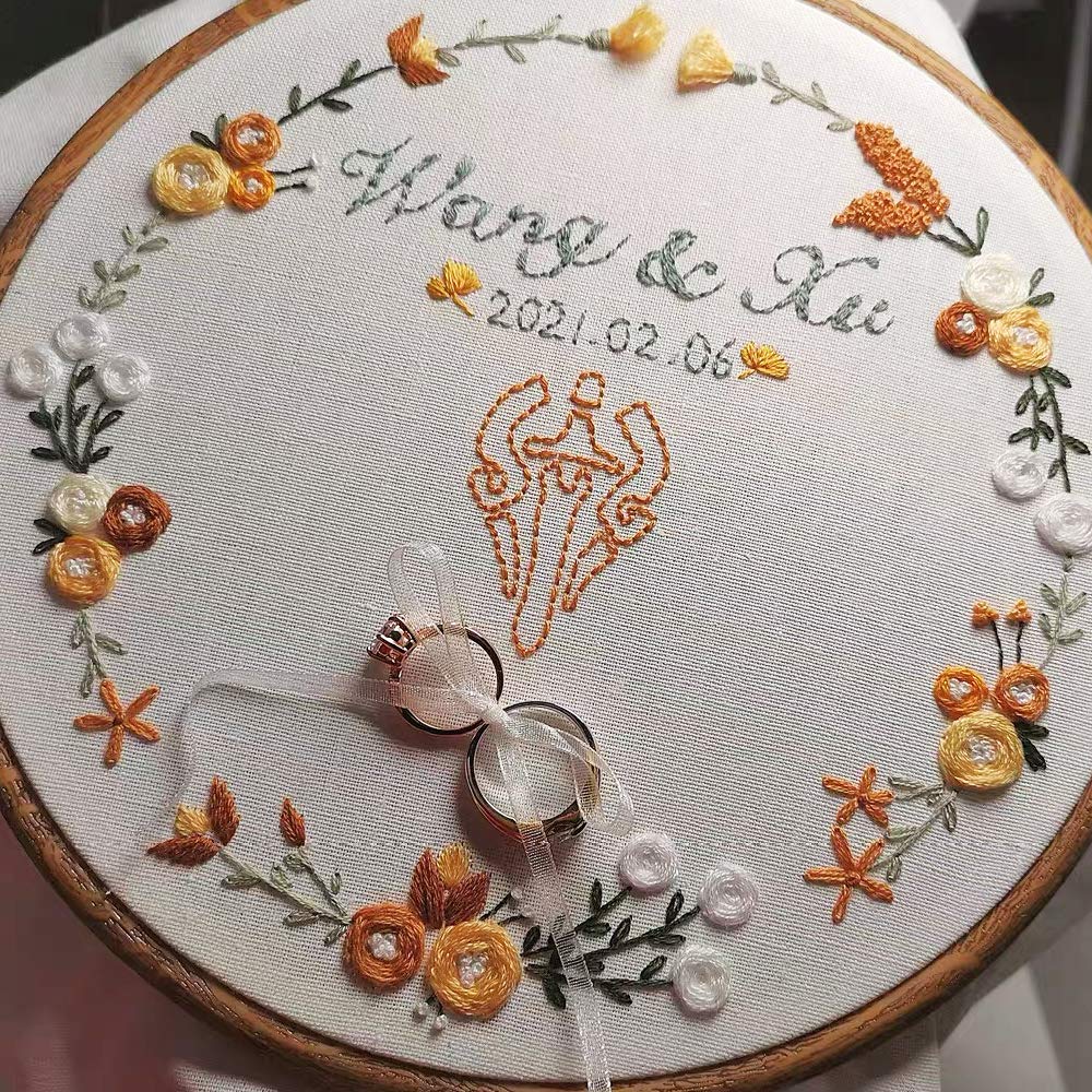 4 Pieces Embroidery Hoop Ring Plastic Cross Stitch Hoops Set Imitated Wood Display Frame Circle and Oval Embroidery Kits for Art Craft Sewing and Hanging,With 16pcs Gold Eye Sewing Needles