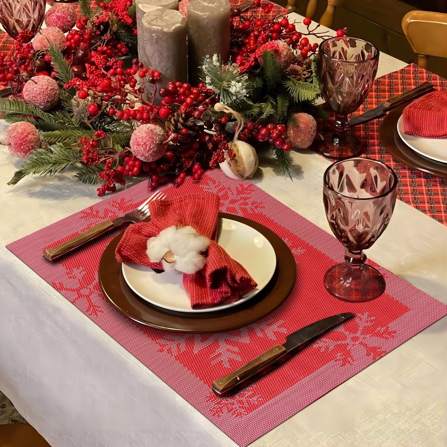 Christmas Placemats Set of 6, Washable Christmas Place Mats for Kitchen Dining Table, Indoor/Outdoor Woven Vinyl Christmas Table Mats, Non-Slip Heat Resistant Holiday Placemats Easy to Clean