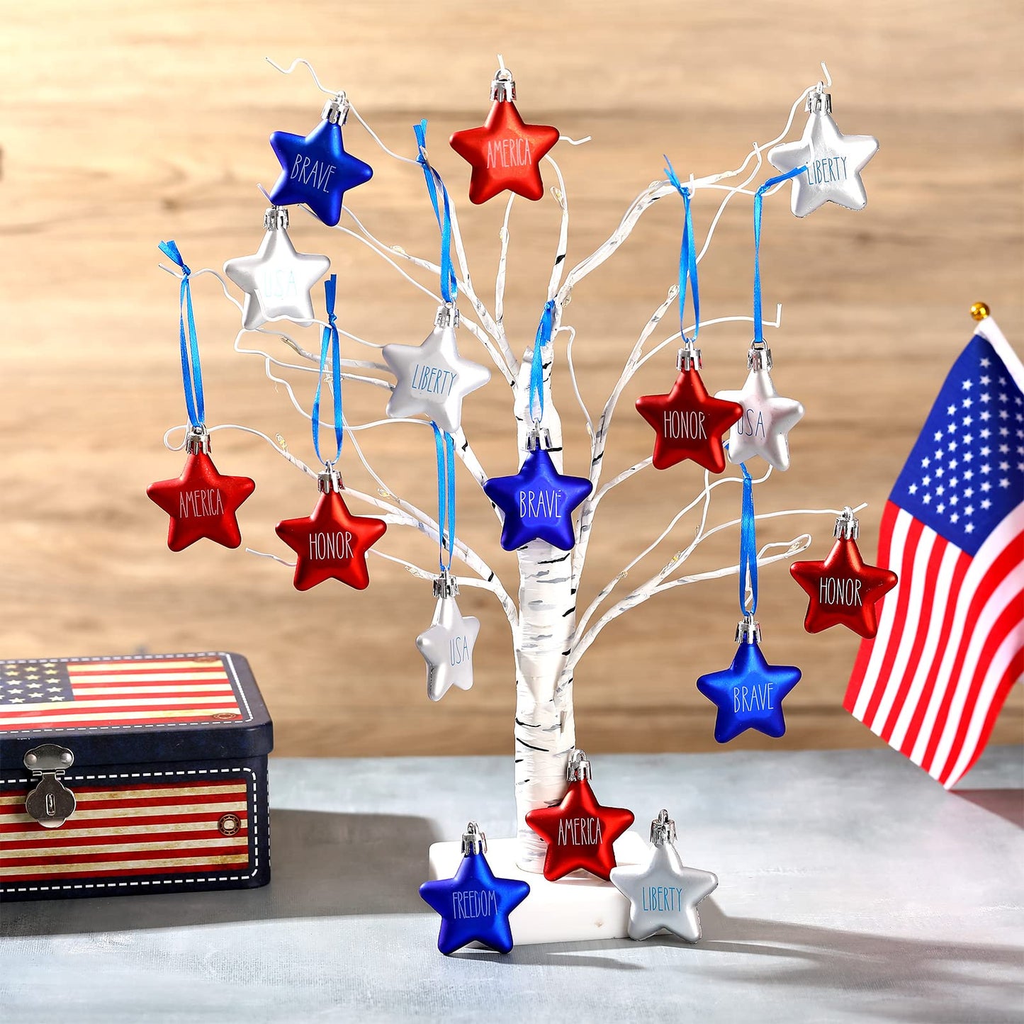 Honoson 24 Pcs 4th of July Star Ornaments Patriotic Tree Decorations Star Independence Day Hanging Ornament Red Blue White 250th Anniversary for Party Tree Decor