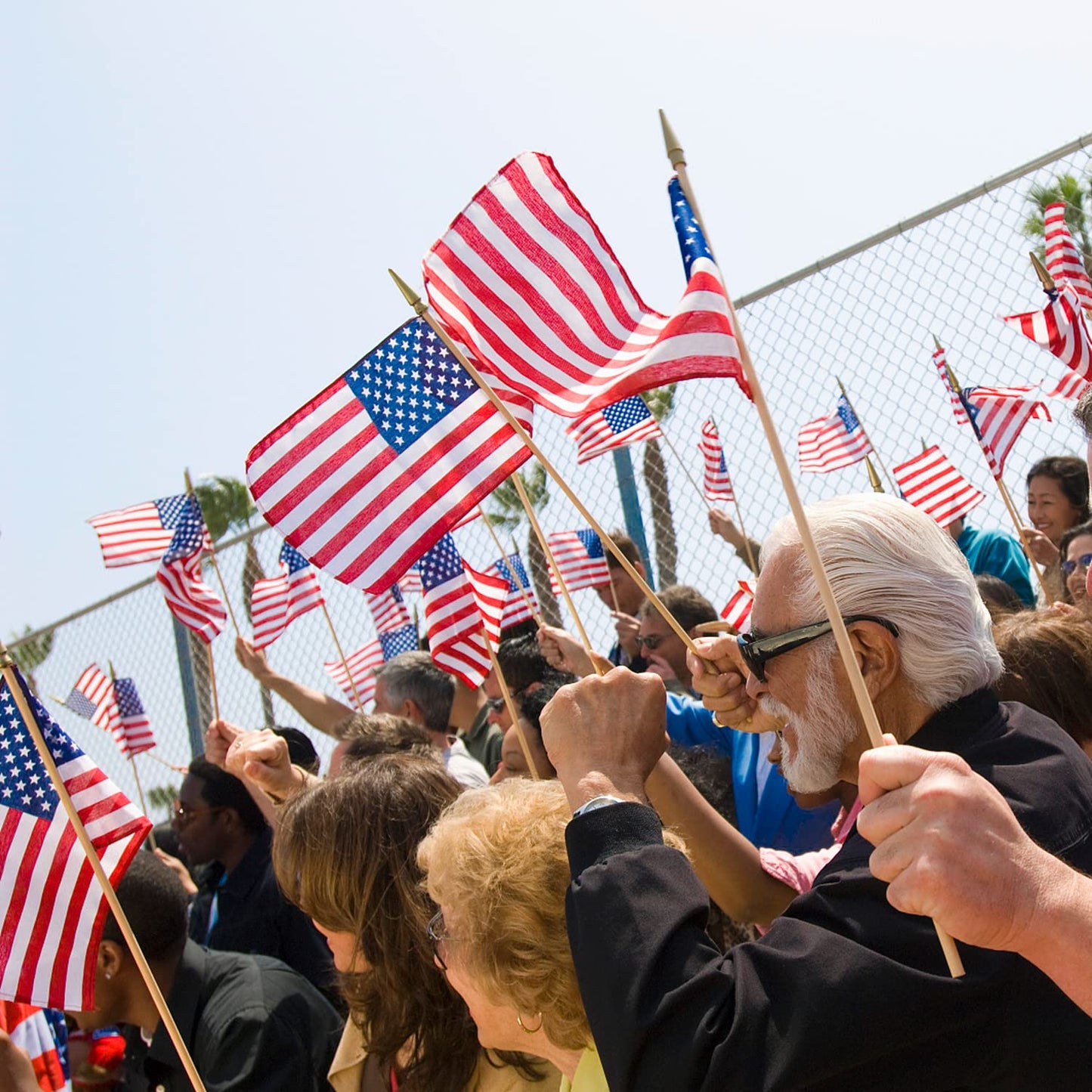 40 Pack Small American Flags on Stick 4*6 Inch Mini American Flags for 4th of July Decorations Memorial Day Decorations Patriotic Decorations US American Hand Held Wooden Stick Flag with Kid-Safe