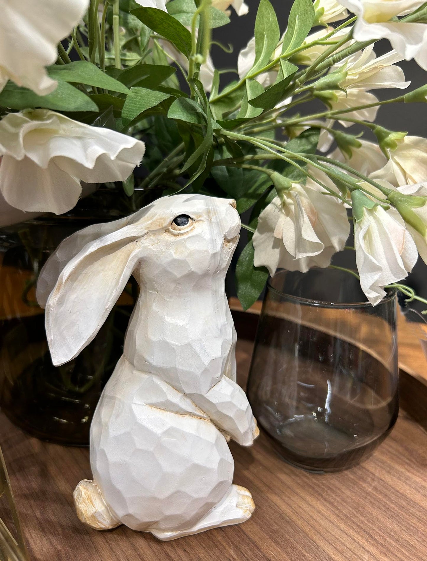 Easter Bunny Decoration, Decorative Farmhouse Modern Standing White Rabbit Bunny Figurine, Home Decor Accents Carved Rustic Distressed Animal Bunny Rabbits Ornaments