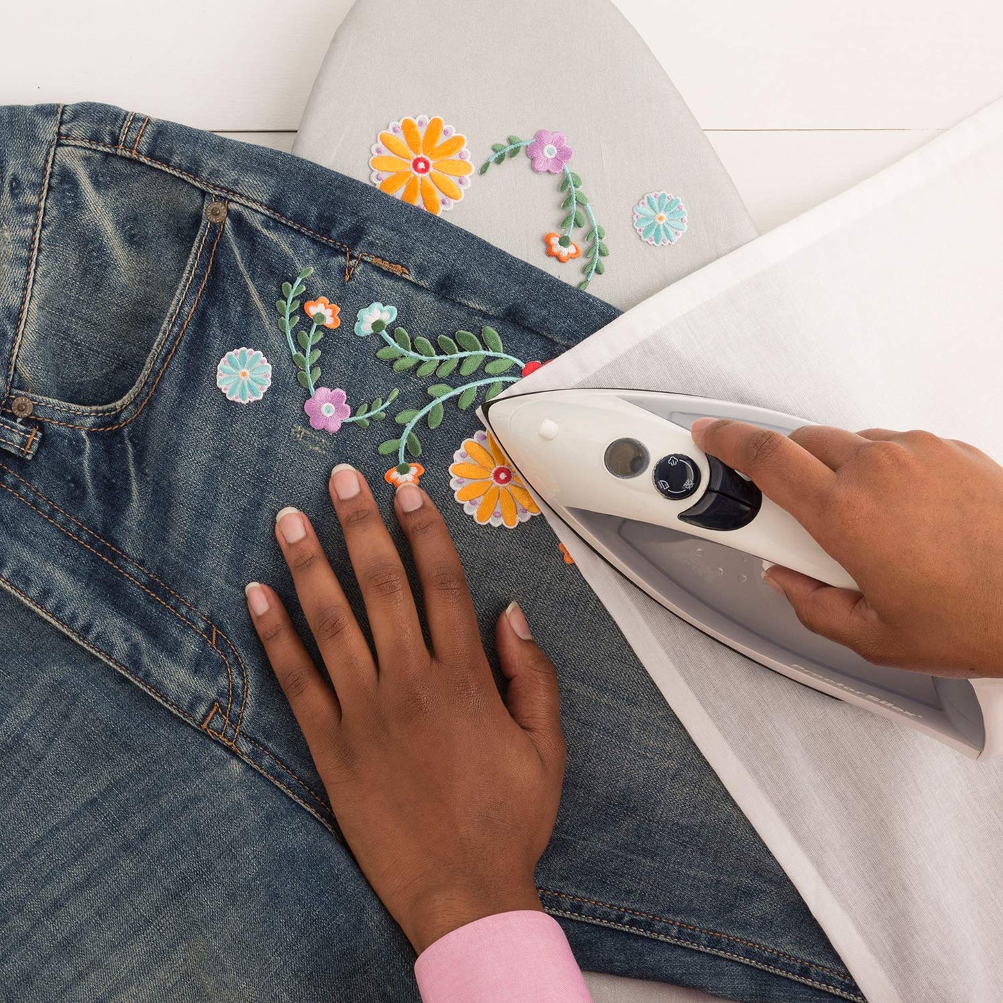 Simplicity Multicolor Daisy Flowers Applique Clothing Iron On Patches, 8pc, Sizes Vary