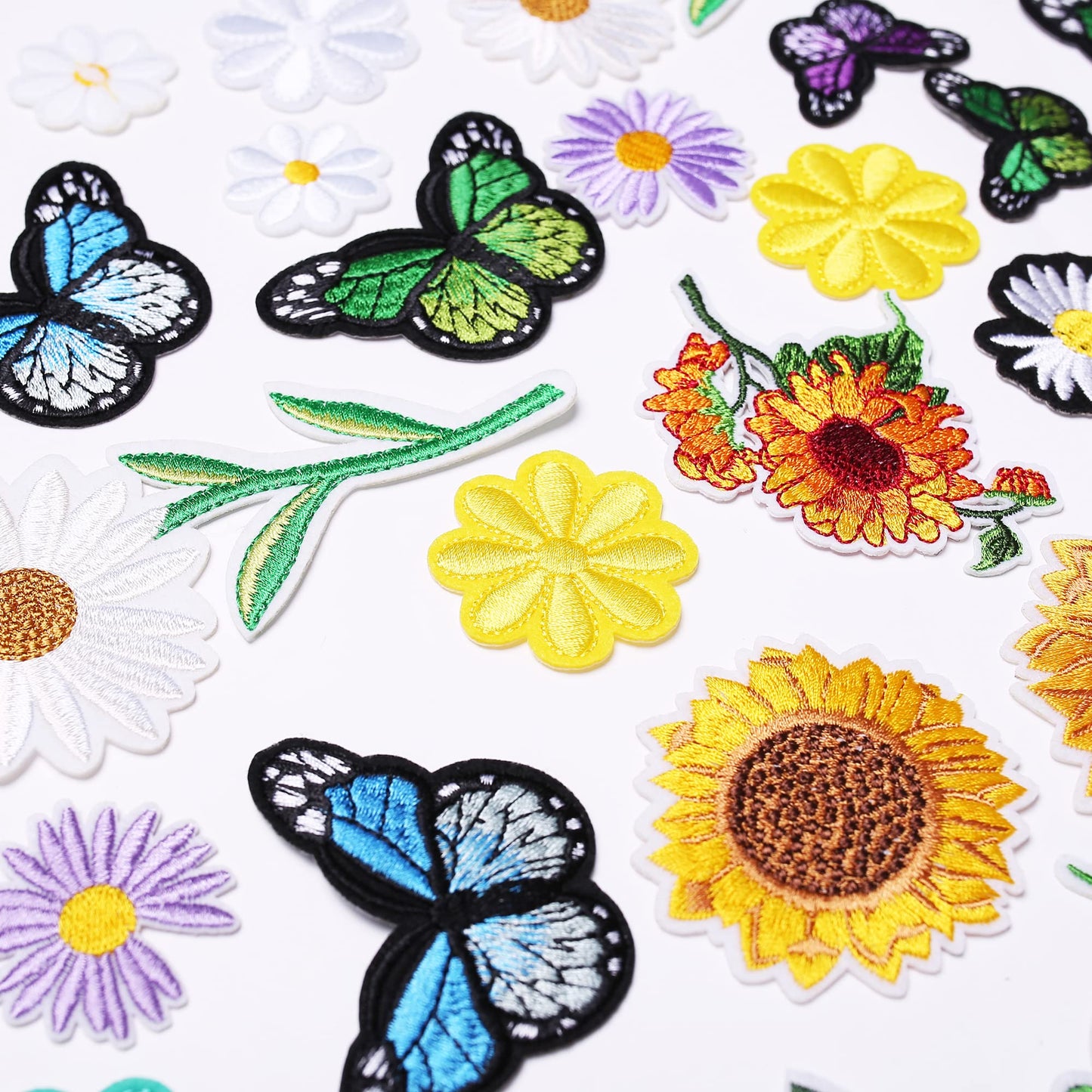Iron on Flower and Butterfly Patches, Embroidered Iron on/Sew on Decorative Patches for Clothing, Pants, Backpacks, Hats, Jeans, DIY Accessories.