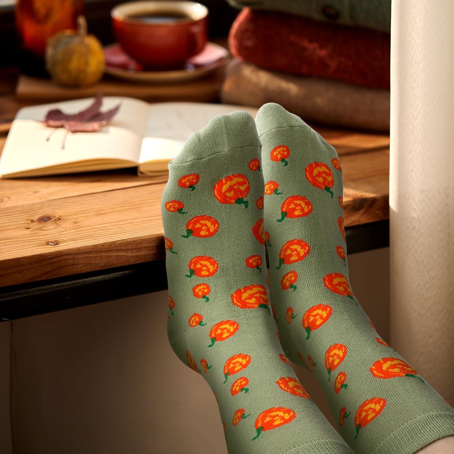 4 Pairs Thanksgiving Autumn Fall Socks Turkey Maple Leaf Pumpkin Mushroom Novelty Crew Socks for Women Men(Autumn Color)