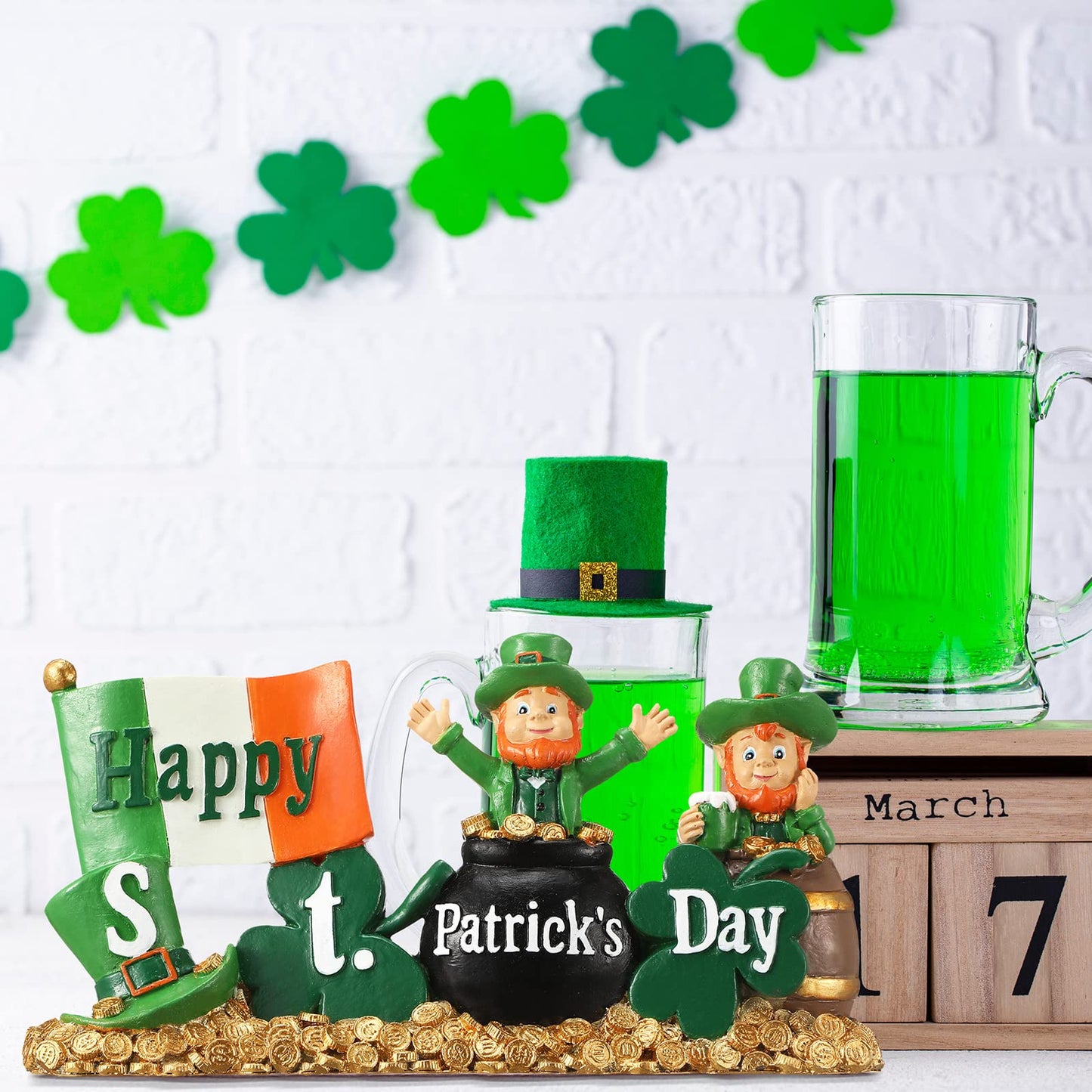 Happy Saint Patrick's Day Leprechaun Figurines Table Decorations Resin Saint Patrick's Day Green Shamrock Decorations Spring Figurines Home Decor for Household Office