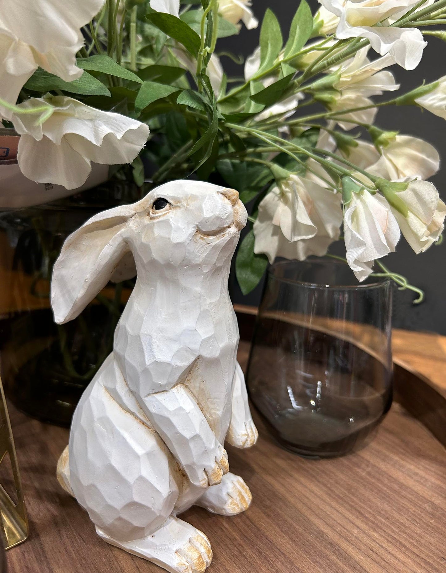 Easter Bunny Decoration, Decorative Farmhouse Modern Standing White Rabbit Bunny Figurine, Home Decor Accents Carved Rustic Distressed Animal Bunny Rabbits Ornaments
