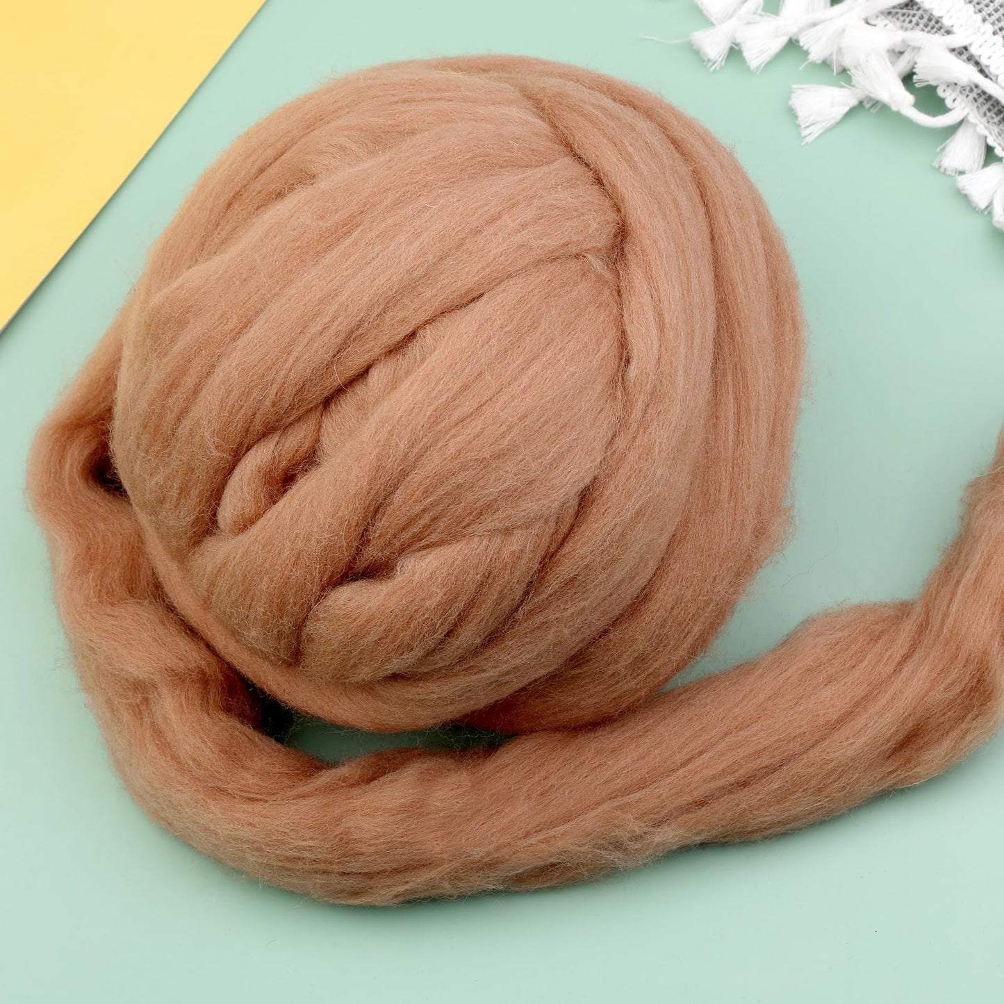 Wool Roving Bulk - 8.82oz Super Wool Chunky Yarn, Wool Roving Top for Needle Felting, Soft Felting Wool Supplies for Hand Spinning, Felting, Blending, Weaving and DIY Craft (Coffee Brown)