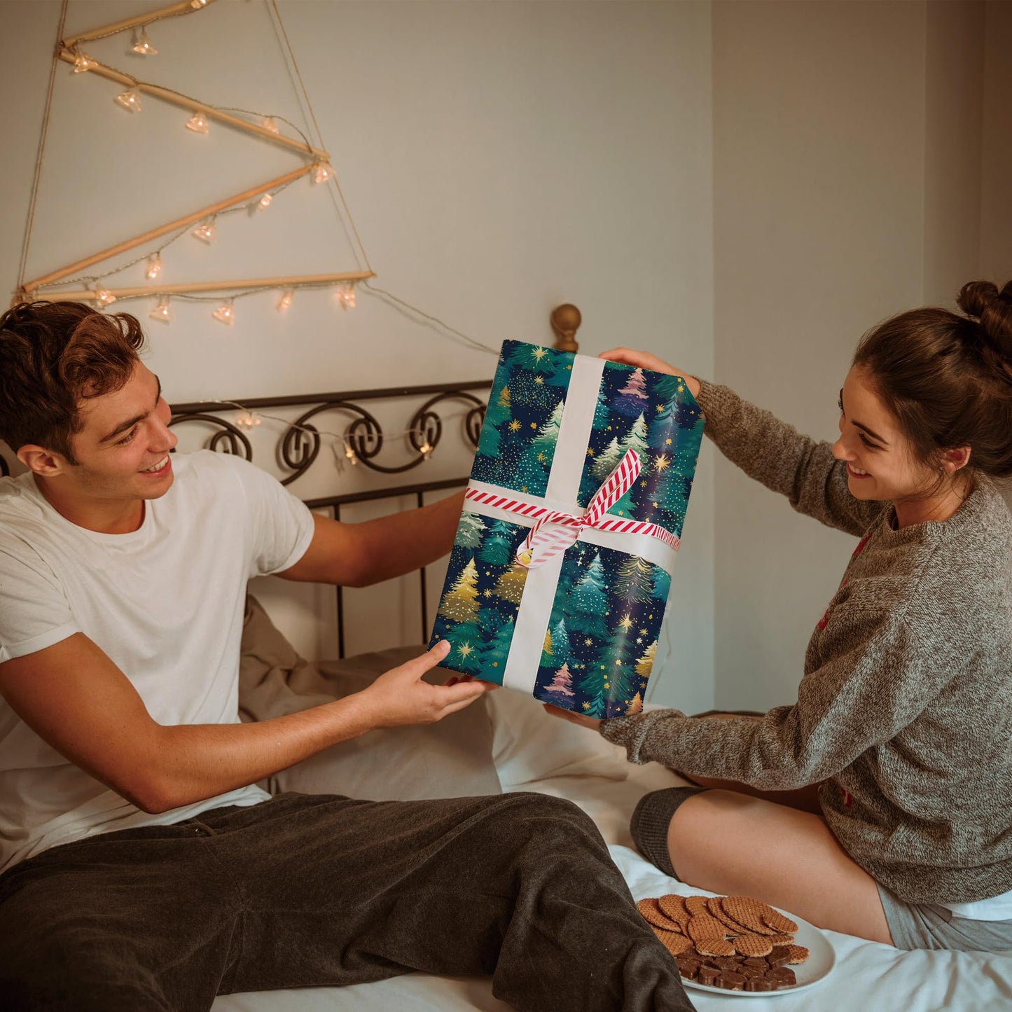 SaringSwoon Christmas Tree Wrapping Paper for Kids Adults - Xmas Wrapping Paper with Starry Night Sky, Christmas Trees and Stars Designs for Winter Holiday - 40×28 Inches, 4 Folded Sheets