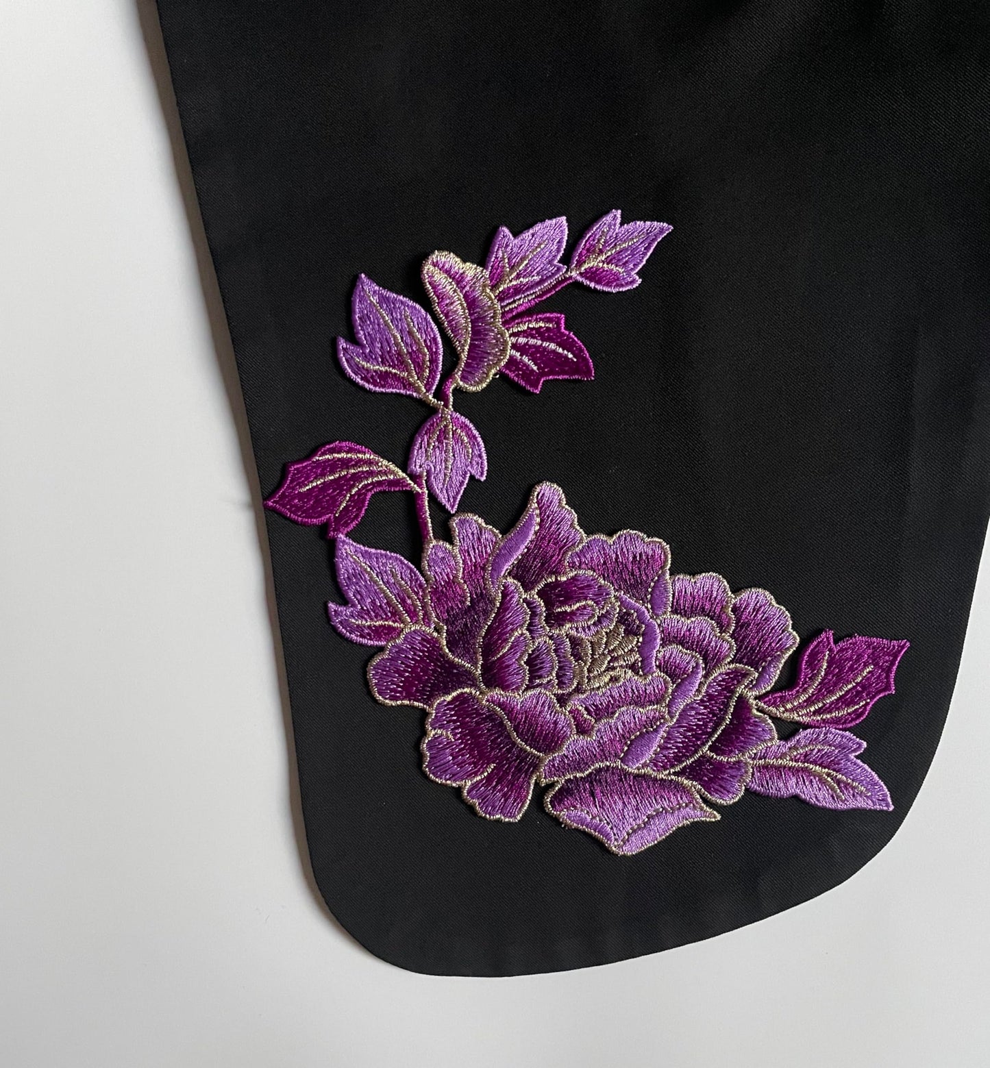 One Pair Beautiful Peony Flower Patches, Elegant Peony Blossom Embroidered Applique for Clothes Backpacks T-Shirt Jeans Skirt Vests Scarf Hat Bag (One Pair Purple Peony)