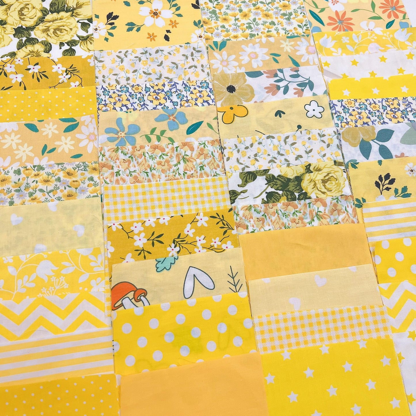 7Pcs 9.8" x 9.8"(25 * 25CM) Cotton Fabric DIY Making Supplies Quilting Patchwork Fabric Fat Quarter Bundles DIY for Quilting Cotton Patchwork Cushions (Yellow, 9.8" x 9.8")