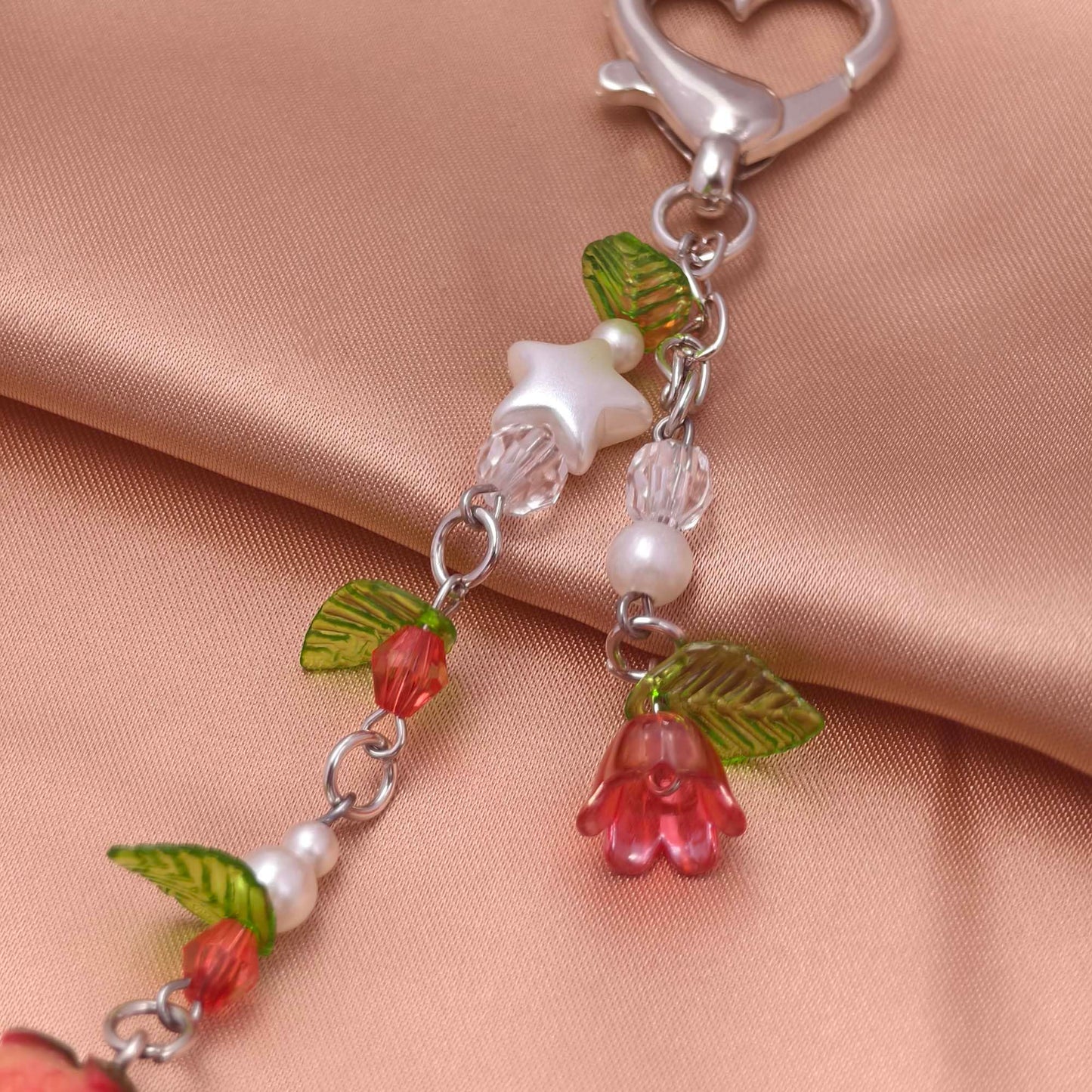 AGEN KGEN Aesthetic Y2K keychains Cute Butterfly Star Strawberry Bear Guitar Keychains Charms for Women Bag Purse Gifts (1x Green Leaf Strawberry)