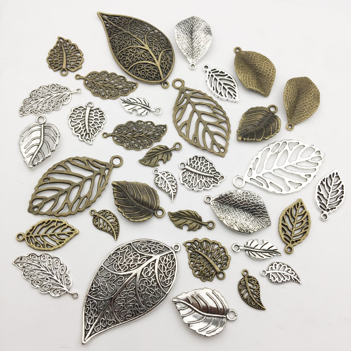 iloveDIYbeads 100g Craft Supplies Mixed Tree Leaves Pendants Beads Charms Pendants for Crafting, Jewelry Findings Making Accessory For DIY Necklace Bracelet (M091)