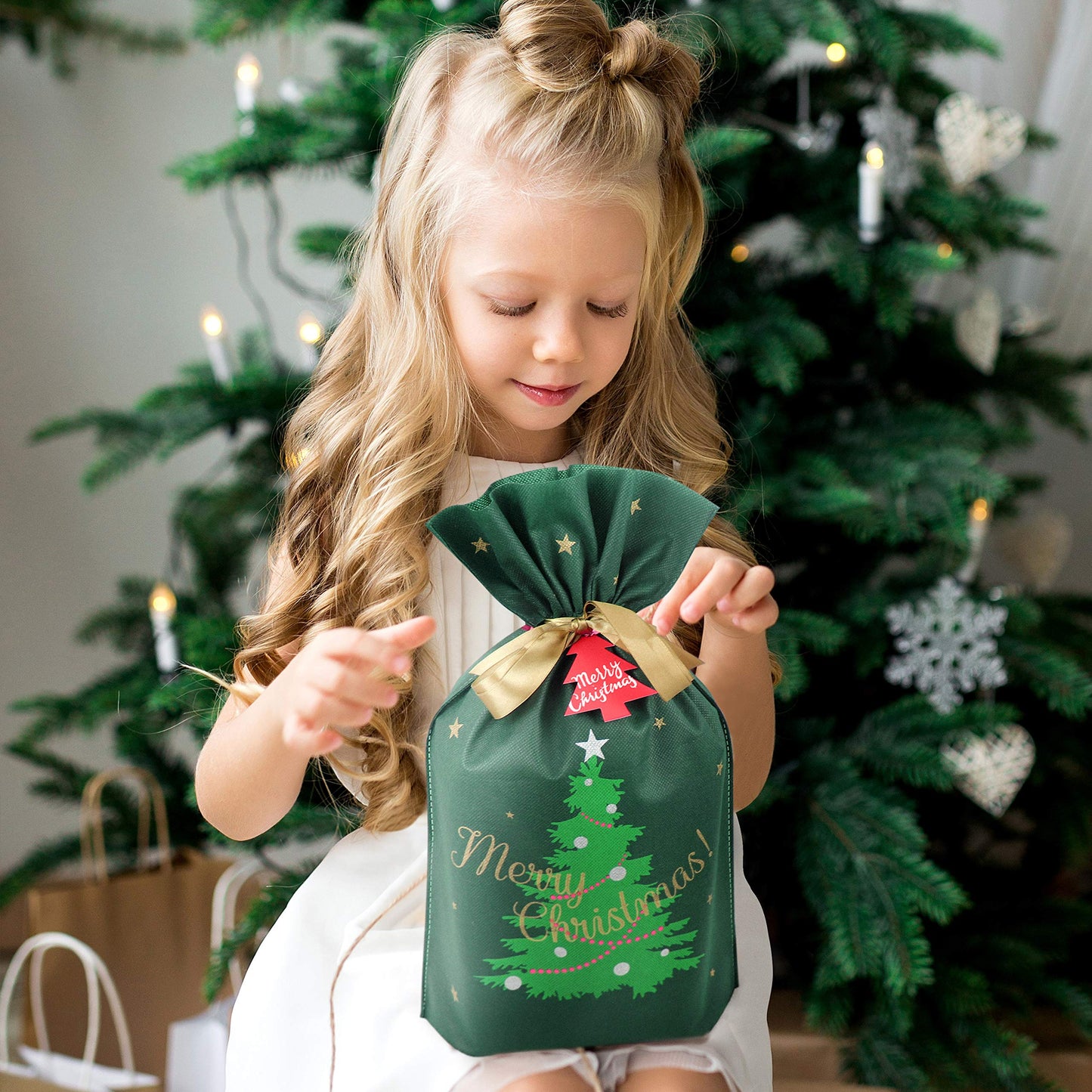 Fabric Gift Bags for Christmas Presents - 6 Pcs Christmas Gift Bags with Drawstring, Large Reusable Drawstring Bags for Gifts (Green Tree)