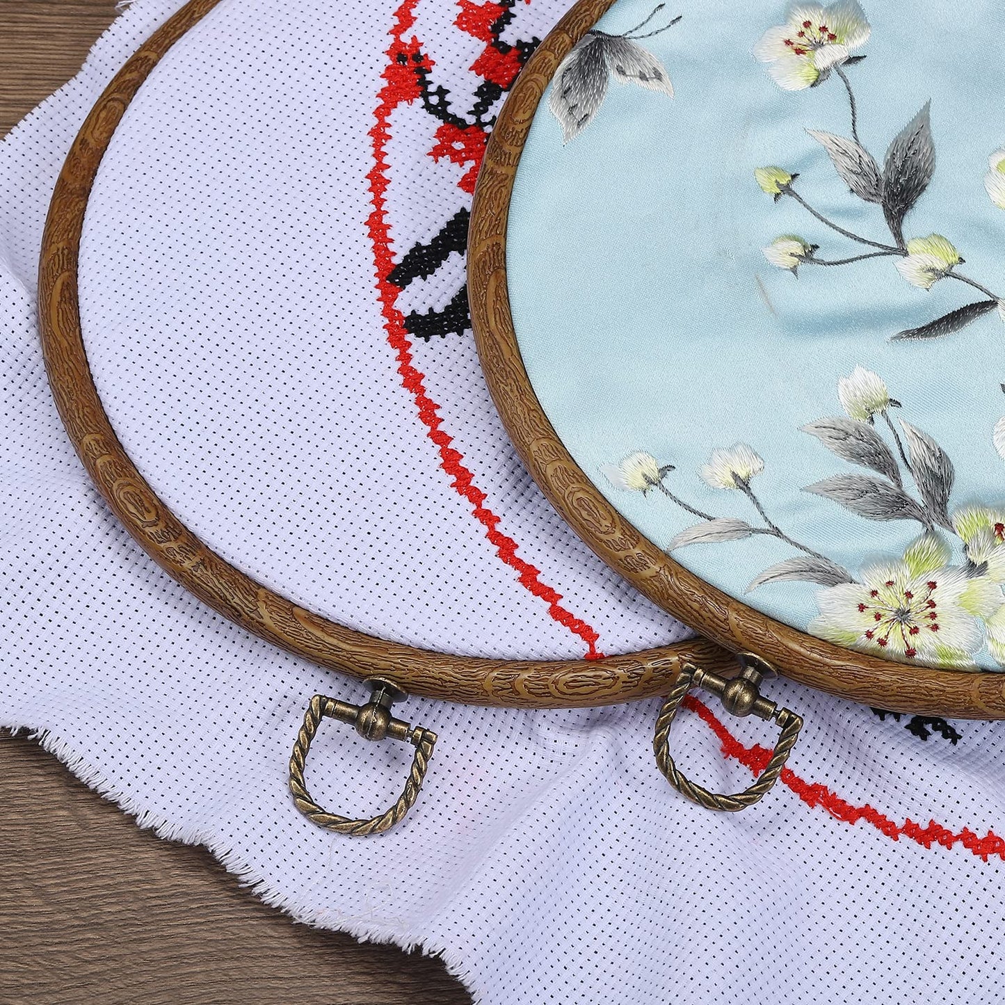 5 Pieces 8 Inch Embroidery Hoops Frame Round Imitated Wood Circle Cross Stitch Hoop Ring for Embroidery Art Craft Handy Sewing Decoration
