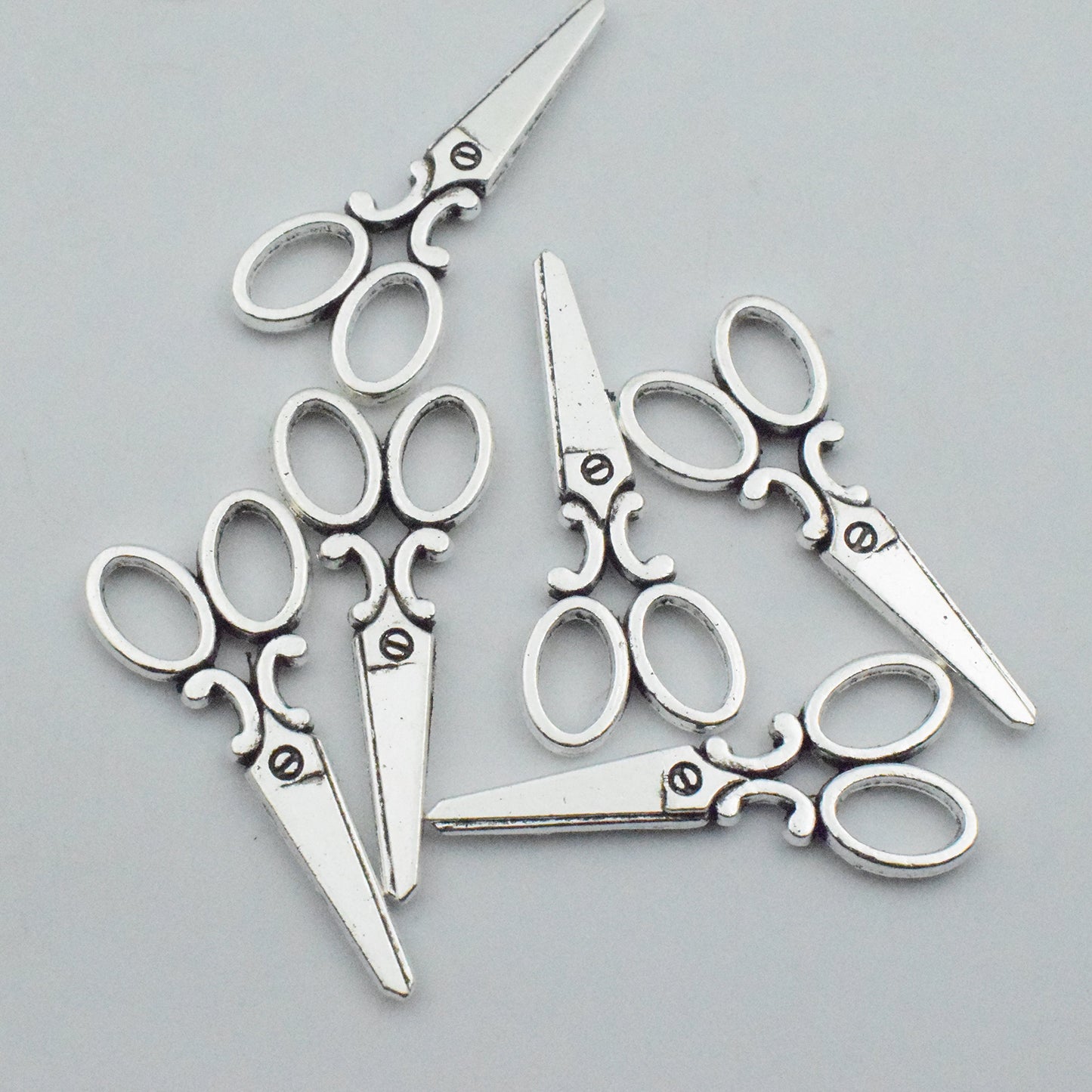 Sewing Charms Collection-100g About (60-65pcs) Antique Silver Craft Supplies Sewing Charms Pendants for Crafting, Jewelry Findings Making Accessory for DIY Necklace Bracelet (M003)