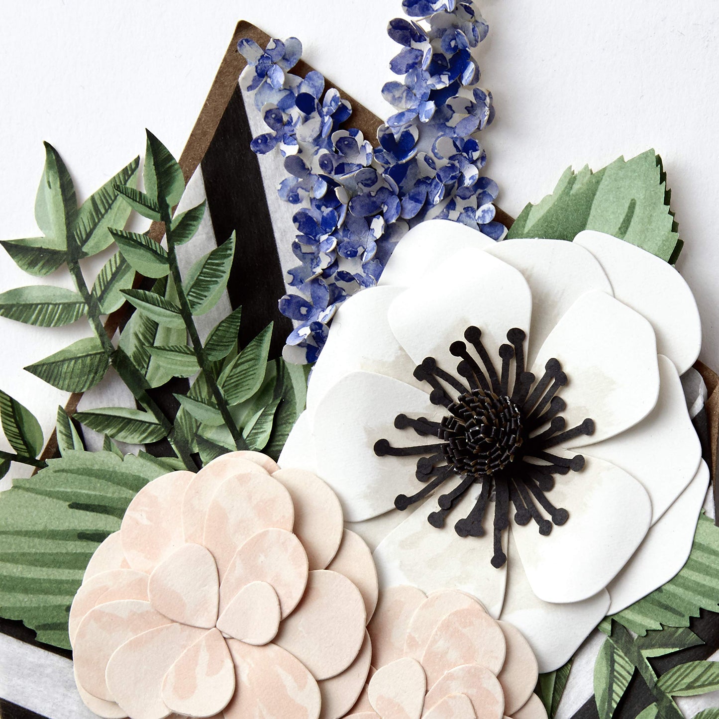 Hallmark Signature Paper Craft Flowers Displayable Bouquet Mothers Day Card for Mom (1499MBC1027)