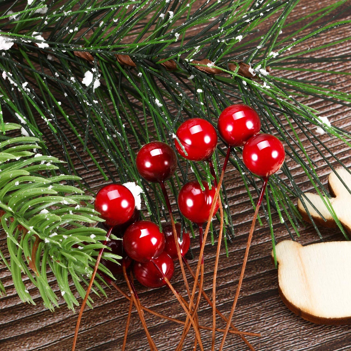 BBTO 100 Pack Artificial Holly Berries Mini 10 mm Christmas Fake Berries Stems Crafts Faux on Wire for Christmas Tree Decoration Flower Branches Ornament Wreath DIY Winter Home(Wine Red)