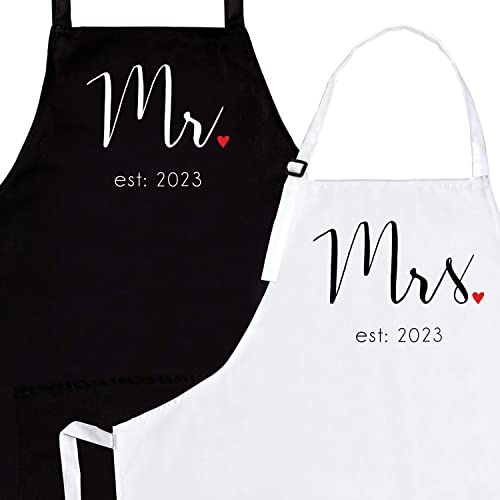 Prazoli His and Her Aprons - Mr Mrs Established 2023 Couples Engagement Gift, Cute Bridal Shower Gift Anniversary Wedding Registry Items & Decoration, Housewarming Gifts For New Home Newlywed Gift