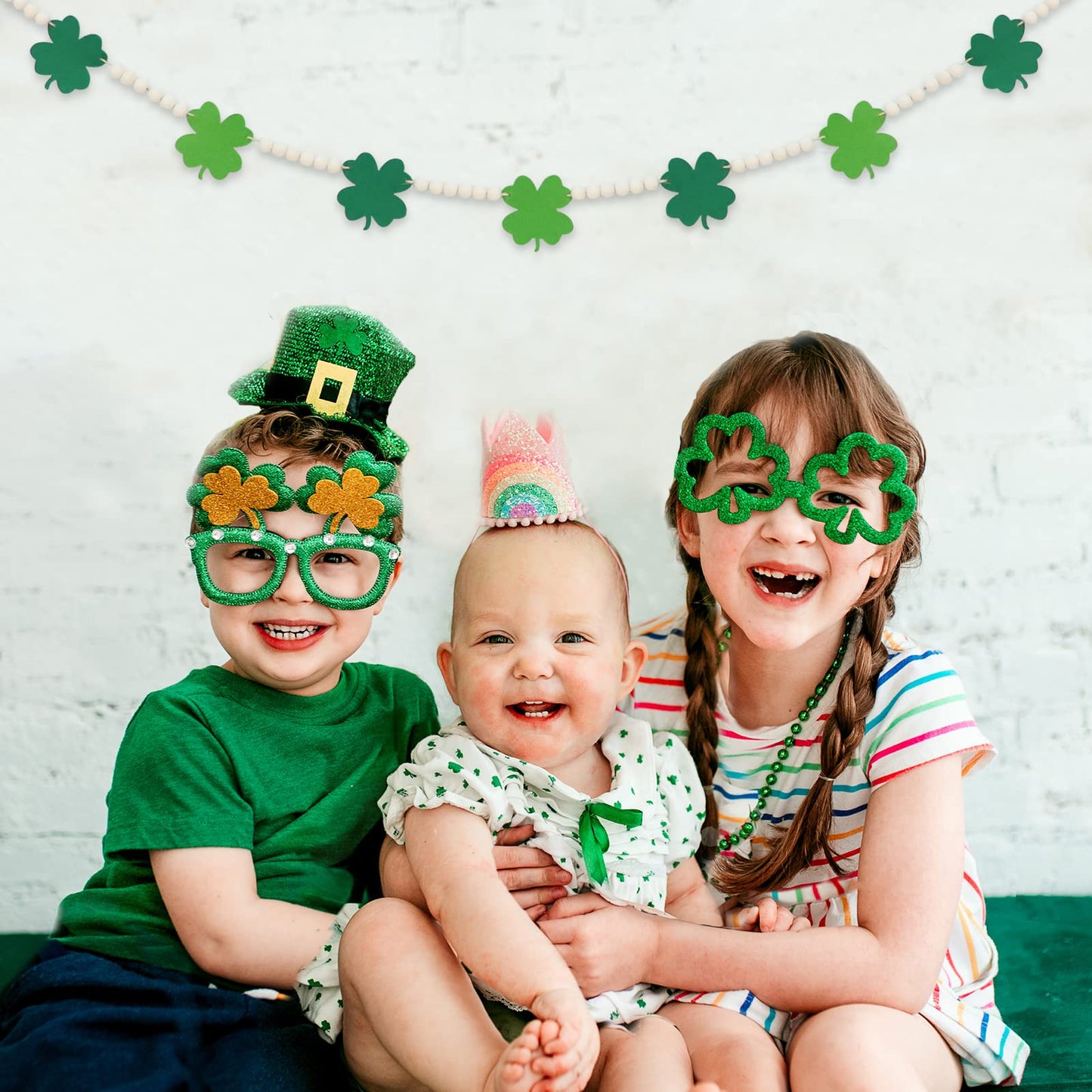 DAZONGE St. Patrick's Day Decorations, Felt Shamrocks Wood Bead Garland for St. Patrick's Day Decor, Lucky Green St. Patrick's Day Felt Banner for Fireplace Mantel Walls