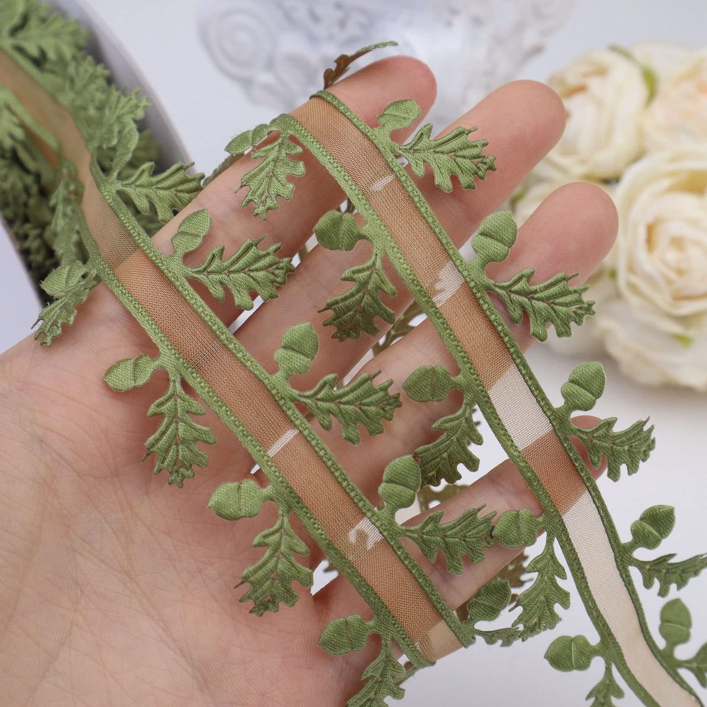 Green Leaf Ribbon 20 Yards Artificial Green Leaves Trim Rope Garland Leaf String for Gift Wrapping Party Wedding Home Decorations